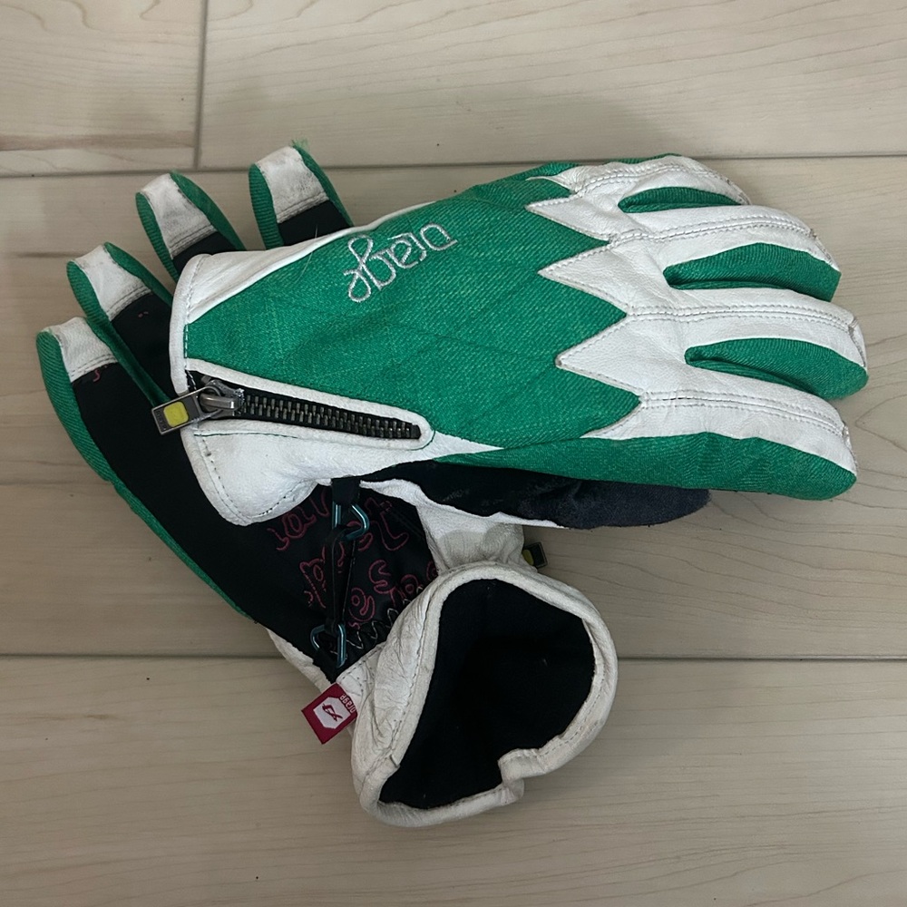 Women’s Snowboarding Gloves